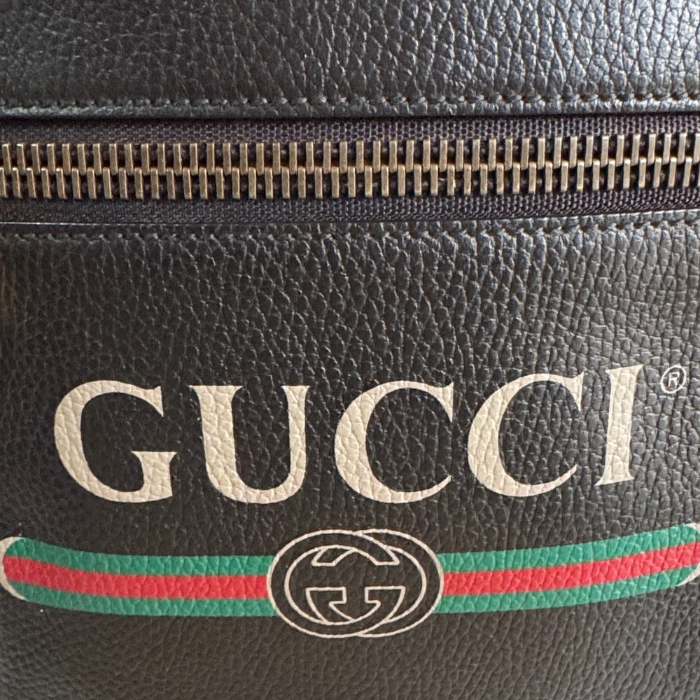 Gucci Black Leather Messenger Bag with Gold Accents - Picture 3 of 15